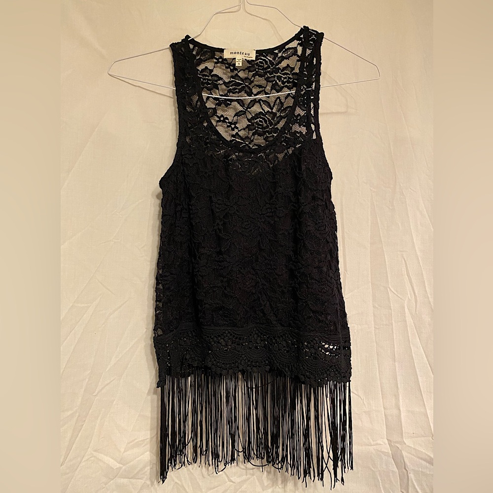 Women’s small fringe see through back shirt!
